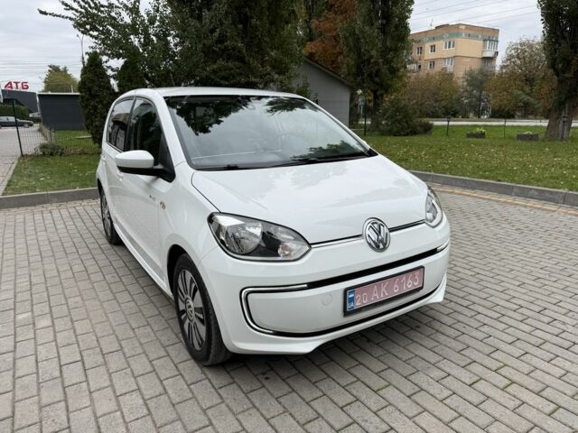 Фольксваген Мультиван 2013 в Каменце-Подольском на Automoto.ua Белый Фольксваген Мультиван, объемом двигателя 0 л и пробегом 150 тыс. км за 5999 $, фото 1 на Automoto.ua
