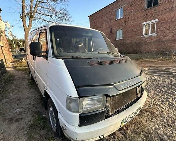 Білий Фольксваген Мультиван, об'ємом двигуна 2.5 л та пробігом 235 тис. км за 1978 $, фото 1 на Automoto.ua