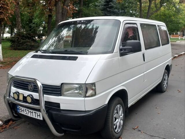 Белый Фольксваген Мультиван, объемом двигателя 2.46 л и пробегом 352 тыс. км за 6900 $, фото 1 на Automoto.ua