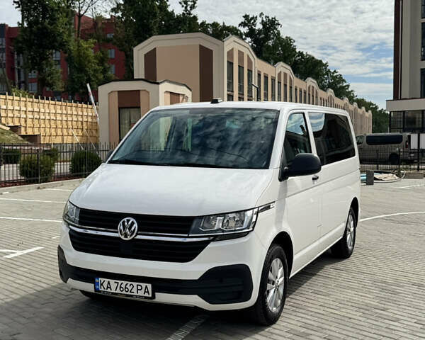 Белый Фольксваген Мультиван, объемом двигателя 1.97 л и пробегом 144 тыс. км за 43500 $, фото 1 на Automoto.ua