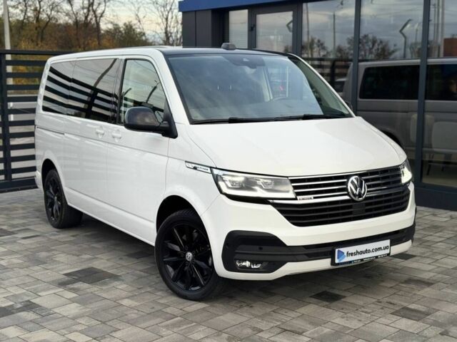 Белый Фольксваген Мультиван, объемом двигателя 2 л и пробегом 115 тыс. км за 65900 $, фото 1 на Automoto.ua