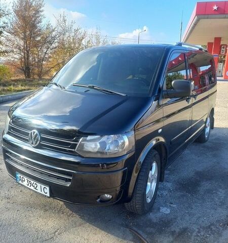 Бежевий Фольксваген Мультиван, об'ємом двигуна 3.19 л та пробігом 283 тис. км за 12500 $, фото 1 на Automoto.ua