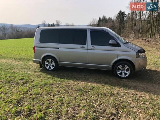 Бежевый Фольксваген Мультиван, объемом двигателя 1.97 л и пробегом 236 тыс. км за 21000 $, фото 1 на Automoto.ua