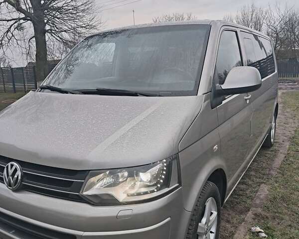 Бежевый Фольксваген Мультиван, объемом двигателя 1.97 л и пробегом 253 тыс. км за 23200 $, фото 1 на Automoto.ua