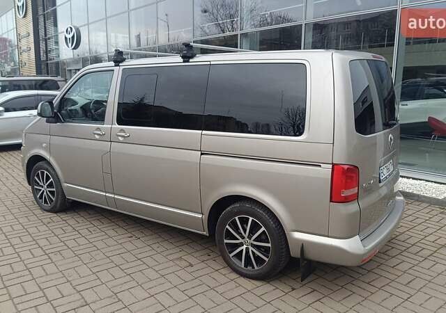 Бежевый Фольксваген Мультиван, объемом двигателя 1.97 л и пробегом 287 тыс. км за 24500 $, фото 1 на Automoto.ua