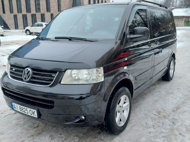 Черный Фольксваген Мультиван, объемом двигателя 2.5 л и пробегом 308 тыс. км за 10000 $, фото 1 на Automoto.ua