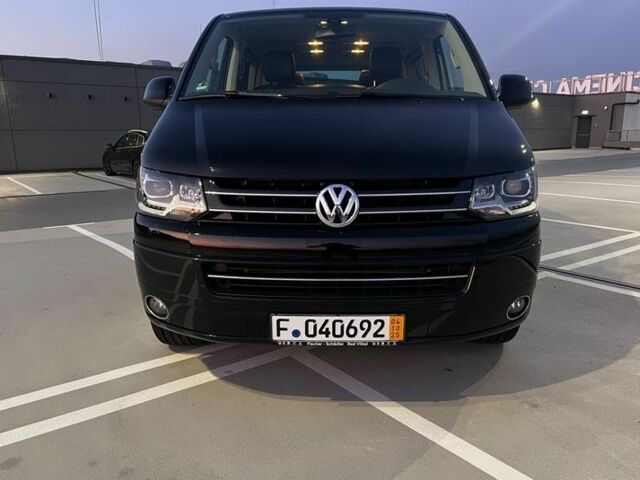 Черный Фольксваген Мультиван, объемом двигателя 2 л и пробегом 122 тыс. км за 8600 $, фото 1 на Automoto.ua