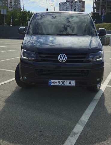 Черный Фольксваген Мультиван, объемом двигателя 1.97 л и пробегом 145 тыс. км за 30000 $, фото 1 на Automoto.ua