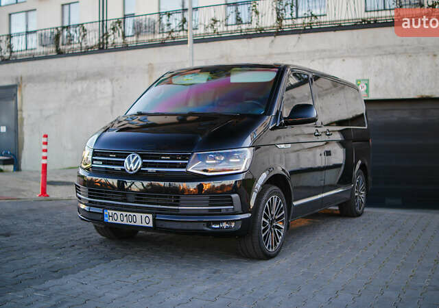 Чорний Фольксваген Мультиван, об'ємом двигуна 2 л та пробігом 265 тис. км за 45000 $, фото 1 на Automoto.ua