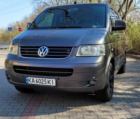 Коричневий Фольксваген Мультиван, об'ємом двигуна 2.5 л та пробігом 278 тис. км за 11955 $, фото 1 на Automoto.ua