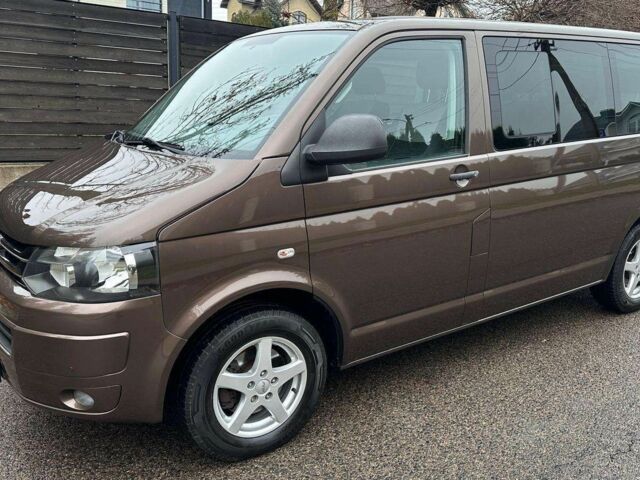 Коричневый Фольксваген Мультиван, объемом двигателя 2 л и пробегом 290 тыс. км за 8200 $, фото 1 на Automoto.ua