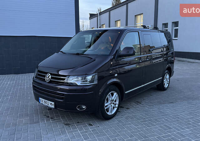 Коричневий Фольксваген Мультиван, об'ємом двигуна 2 л та пробігом 225 тис. км за 20000 $, фото 1 на Automoto.ua