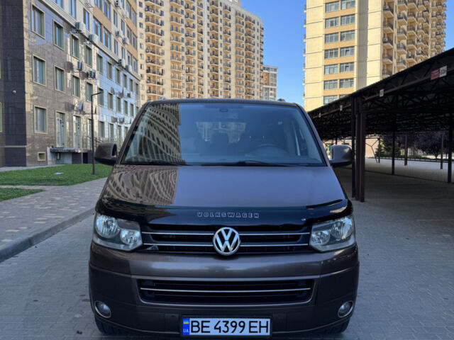 Коричневий Фольксваген Мультиван, об'ємом двигуна 1.98 л та пробігом 215 тис. км за 20000 $, фото 1 на Automoto.ua