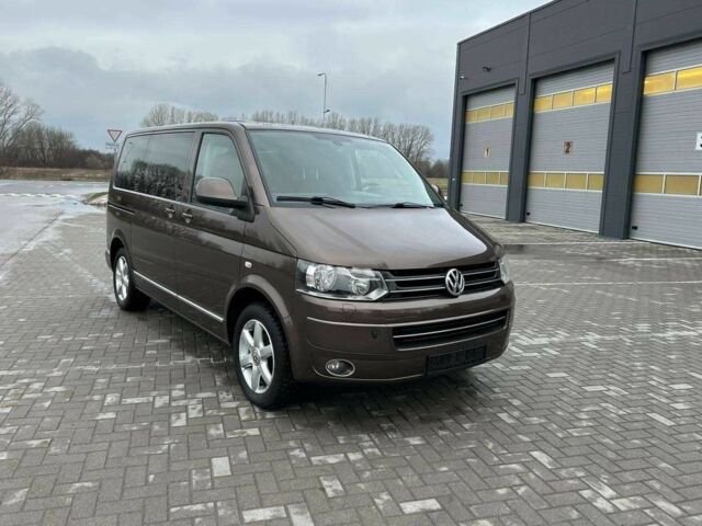 Коричневый Фольксваген Мультиван, объемом двигателя 2 л и пробегом 245 тыс. км за 8300 $, фото 1 на Automoto.ua