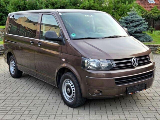 Коричневий Фольксваген Мультиван, об'ємом двигуна 2 л та пробігом 278 тис. км за 8150 $, фото 1 на Automoto.ua