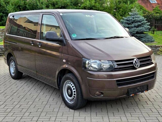 Коричневый Фольксваген Мультиван, объемом двигателя 2 л и пробегом 278 тыс. км за 7900 $, фото 1 на Automoto.ua