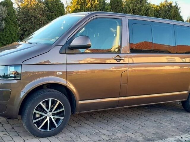Коричневый Фольксваген Мультиван, объемом двигателя 2 л и пробегом 150 тыс. км за 4150 $, фото 1 на Automoto.ua