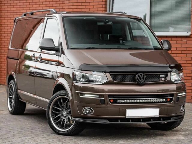 Коричневый Фольксваген Мультиван, объемом двигателя 2 л и пробегом 150 тыс. км за 8800 $, фото 1 на Automoto.ua
