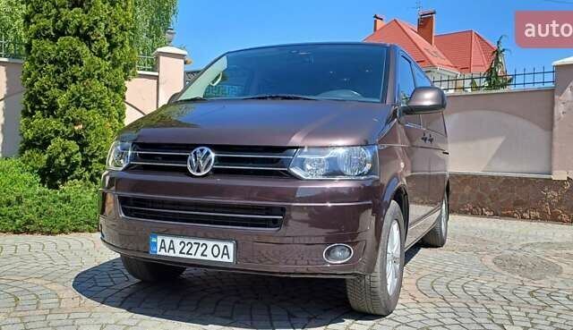 Коричневий Фольксваген Мультиван, об'ємом двигуна 1.97 л та пробігом 232 тис. км за 24000 $, фото 1 на Automoto.ua