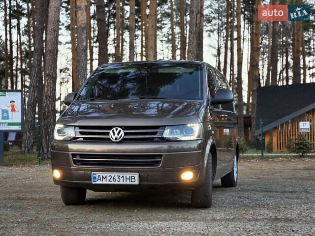 Коричневый Фольксваген Мультиван, объемом двигателя 1.97 л и пробегом 325 тыс. км за 25000 $, фото 1 на Automoto.ua