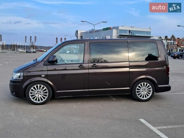 Коричневый Фольксваген Мультиван, объемом двигателя 1.98 л и пробегом 180 тыс. км за 28500 $, фото 1 на Automoto.ua