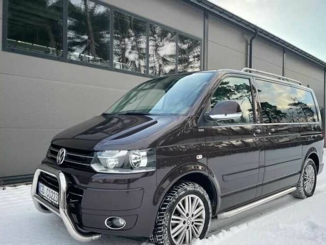 Коричневий Фольксваген Мультиван, об'ємом двигуна 2 л та пробігом 193 тис. км за 9400 $, фото 1 на Automoto.ua