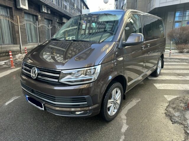 Коричневий Фольксваген Мультиван, об'ємом двигуна 2 л та пробігом 254 тис. км за 36900 $, фото 1 на Automoto.ua