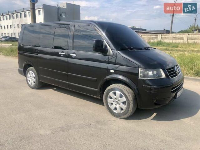 Фольксваген Мультиван, объемом двигателя 2.46 л и пробегом 300 тыс. км за 13000 $, фото 1 на Automoto.ua