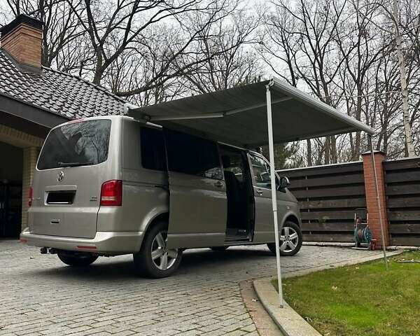 Фольксваген Мультиван, об'ємом двигуна 2 л та пробігом 100 тис. км за 35900 $, фото 1 на Automoto.ua