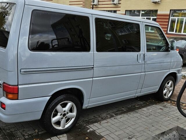 Сірий Фольксваген Мультиван, об'ємом двигуна 2.5 л та пробігом 420 тис. км за 12000 $, фото 1 на Automoto.ua