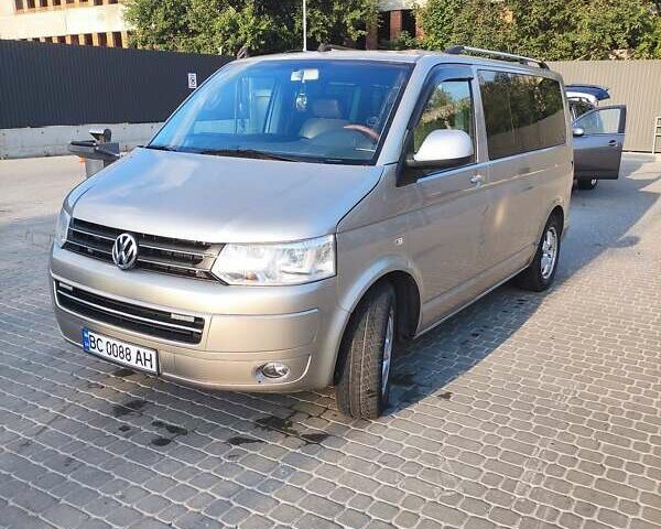 Серый Фольксваген Мультиван, объемом двигателя 0 л и пробегом 270 тыс. км за 11600 $, фото 1 на Automoto.ua