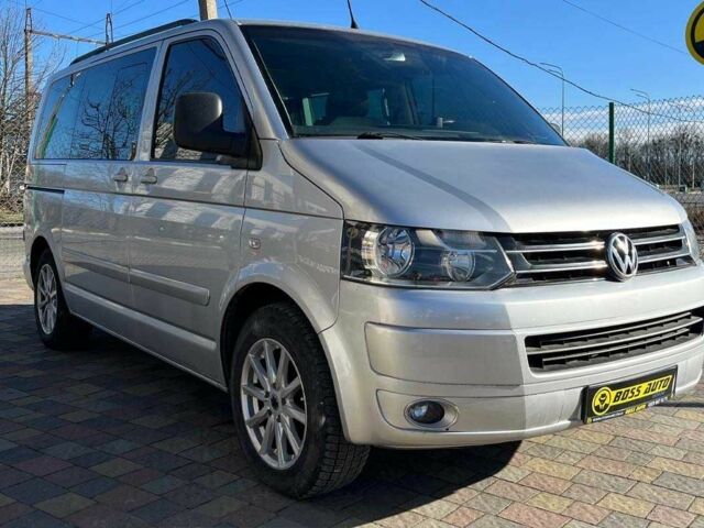 Серый Фольксваген Мультиван, объемом двигателя 2.5 л и пробегом 335 тыс. км за 10300 $, фото 1 на Automoto.ua