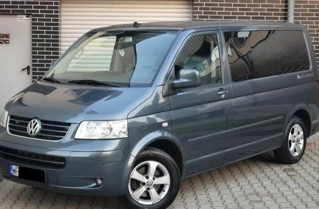 Сірий Фольксваген Мультиван, об'ємом двигуна 2.5 л та пробігом 230 тис. км за 7900 $, фото 1 на Automoto.ua