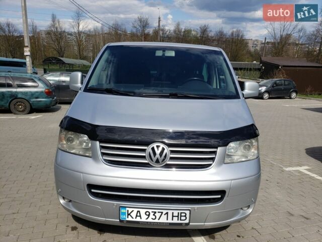 Сірий Фольксваген Мультиван, об'ємом двигуна 2.5 л та пробігом 264 тис. км за 16000 $, фото 1 на Automoto.ua