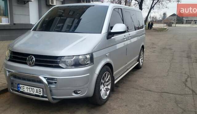 Серый Фольксваген Мультиван, объемом двигателя 2.5 л и пробегом 290 тыс. км за 6000 $, фото 1 на Automoto.ua