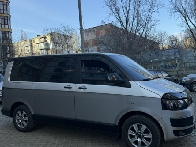 Сірий Фольксваген Мультиван, об'ємом двигуна 2 л та пробігом 285 тис. км за 9000 $, фото 1 на Automoto.ua