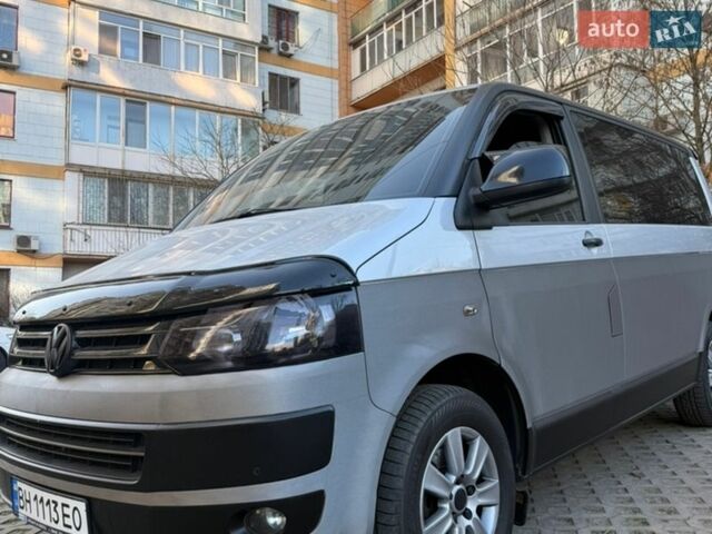 Серый Фольксваген Мультиван, объемом двигателя 1.97 л и пробегом 285 тыс. км за 19000 $, фото 1 на Automoto.ua