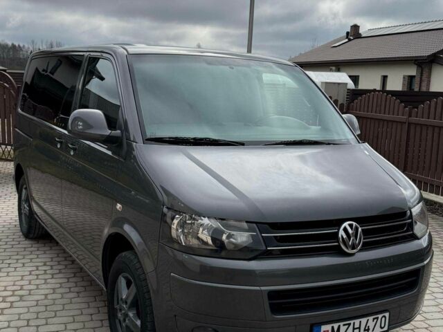 Сірий Фольксваген Мультиван, об'ємом двигуна 2 л та пробігом 253 тис. км за 9500 $, фото 1 на Automoto.ua