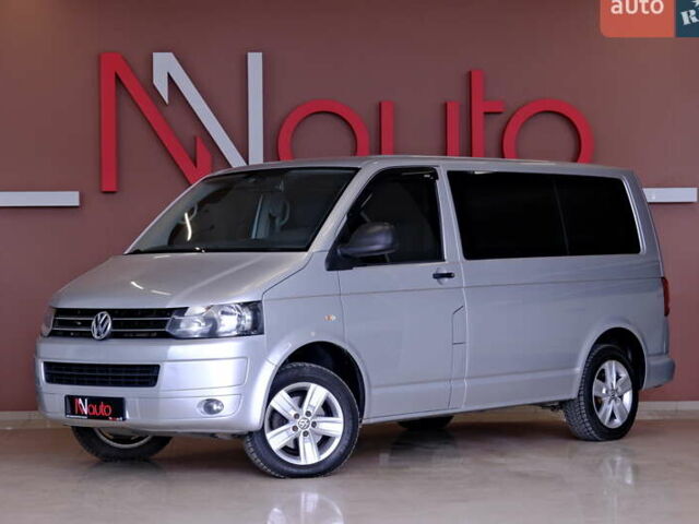 Сірий Фольксваген Мультиван, об'ємом двигуна 1.97 л та пробігом 220 тис. км за 20900 $, фото 1 на Automoto.ua