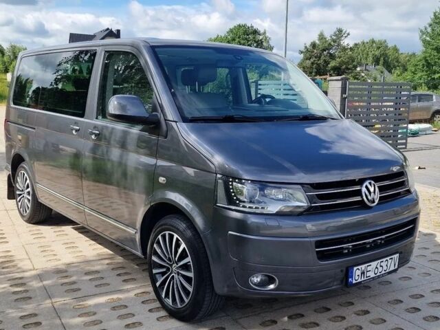 Серый Фольксваген Мультиван, объемом двигателя 2 л и пробегом 222 тыс. км за 8300 $, фото 1 на Automoto.ua