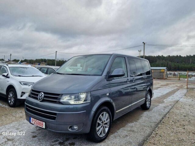 Серый Фольксваген Мультиван, объемом двигателя 2 л и пробегом 221 тыс. км за 10700 $, фото 1 на Automoto.ua