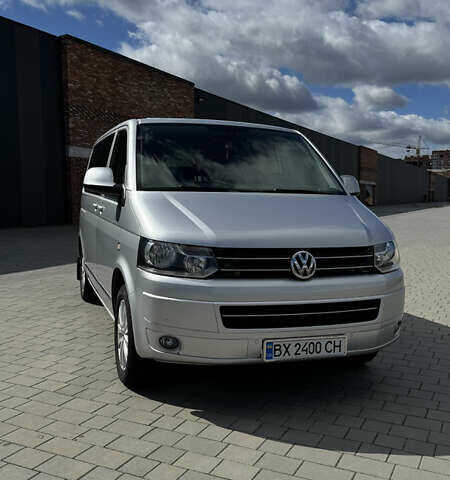 Сірий Фольксваген Мультиван, об'ємом двигуна 1.97 л та пробігом 63 тис. км за 32000 $, фото 1 на Automoto.ua