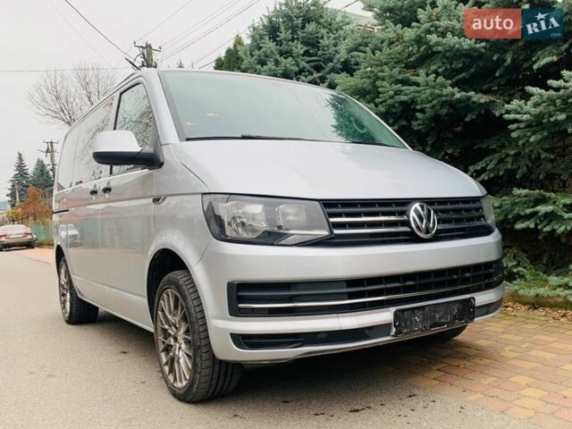 Серый Фольксваген Мультиван, объемом двигателя 2 л и пробегом 167 тыс. км за 32500 $, фото 1 на Automoto.ua