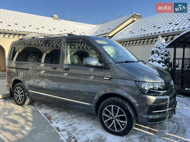 Сірий Фольксваген Мультиван, об'ємом двигуна 2 л та пробігом 210 тис. км за 27900 $, фото 1 на Automoto.ua
