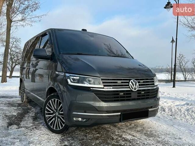 Сірий Фольксваген Мультиван, об'ємом двигуна 1.97 л та пробігом 130 тис. км за 57500 $, фото 1 на Automoto.ua