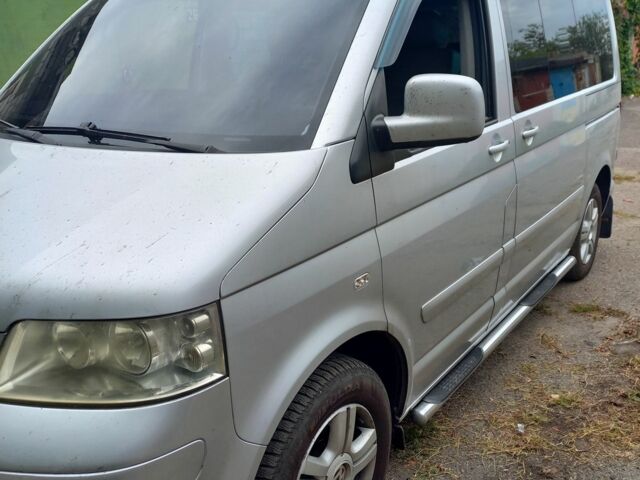 Сірий Фольксваген Мультиван, об'ємом двигуна 0 л та пробігом 370 тис. км за 13300 $, фото 1 на Automoto.ua