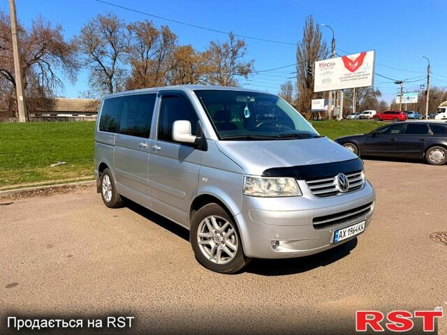Сірий Фольксваген Мультиван, об'ємом двигуна 2.5 л та пробігом 340 тис. км за 15500 $, фото 1 на Automoto.ua