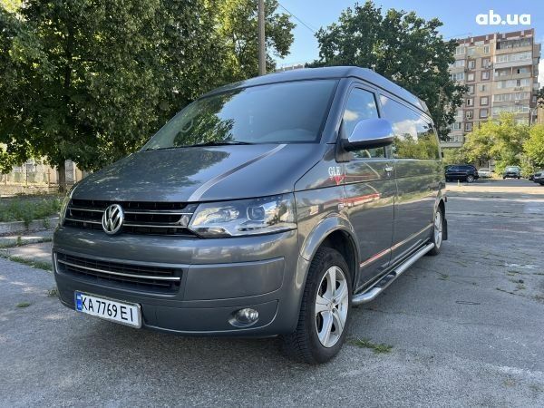 Сірий Фольксваген Мультиван, об'ємом двигуна 2 л та пробігом 120 тис. км за 21000 $, фото 1 на Automoto.ua