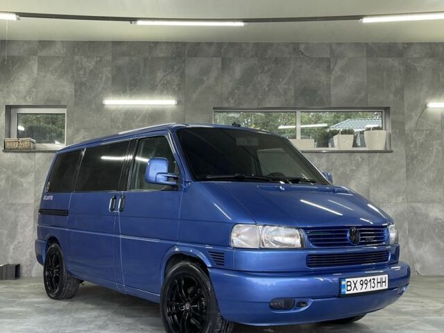 Синий Фольксваген Мультиван, объемом двигателя 2.5 л и пробегом 432 тыс. км за 13700 $, фото 1 на Automoto.ua