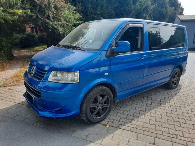 Синій Фольксваген Мультиван, об'ємом двигуна 2.5 л та пробігом 348 тис. км за 2600 $, фото 1 на Automoto.ua